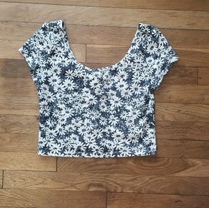 Mossimo black & white floral crop top
